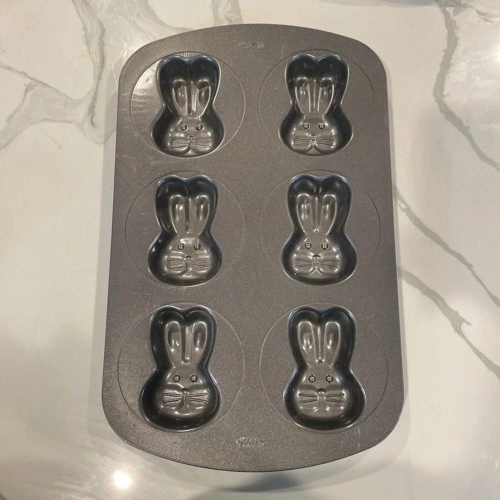 Wilton Easter Bunny Rabbit 6 Cavity‎ Cake Mold Mini Muffin Baking Pan Treat Tin